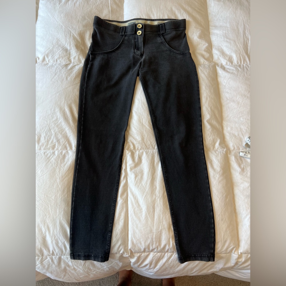 Freddy WR.UP® Denim Mid Rise - 7/8 Length - Size S / Black + Black Stitching